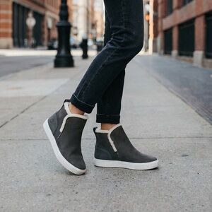 Timberland Gray Shearling-Trim Wedge Ankle Booties